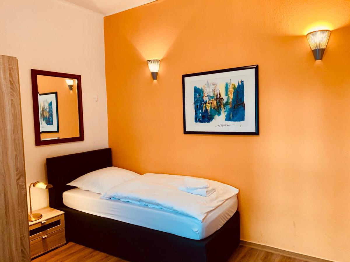 Hotel Gasthaus Zur Eule Кьолн Екстериор снимка