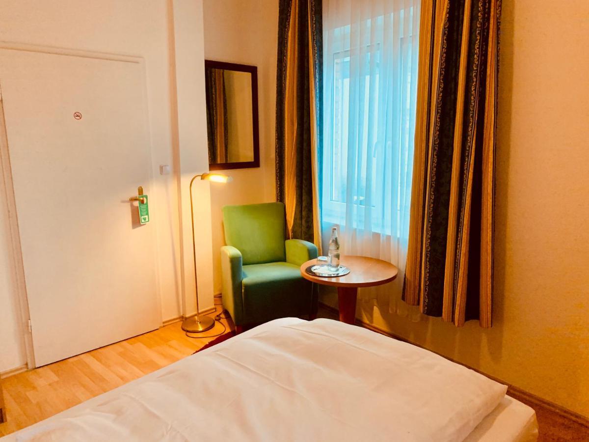 Hotel Gasthaus Zur Eule Кьолн Екстериор снимка