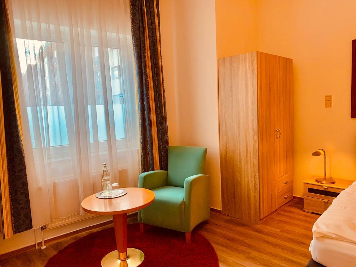 Hotel Gasthaus Zur Eule Кьолн Екстериор снимка