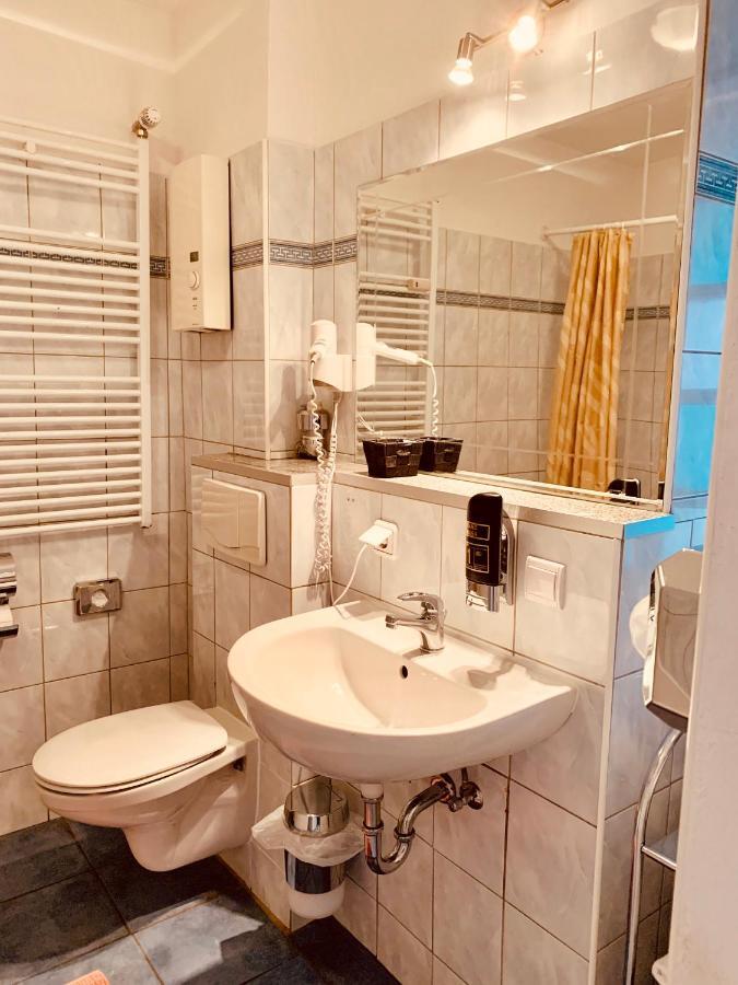 Hotel Gasthaus Zur Eule Кьолн Екстериор снимка